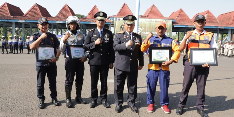 Hari Perhubungan Nasional ke 53 Tahun, Ini Pesan Pj Bupati Jombang 14 Hari Perhubungan Nasional ke 53 Tahun, Ini Pesan Pj Bupati Jombang