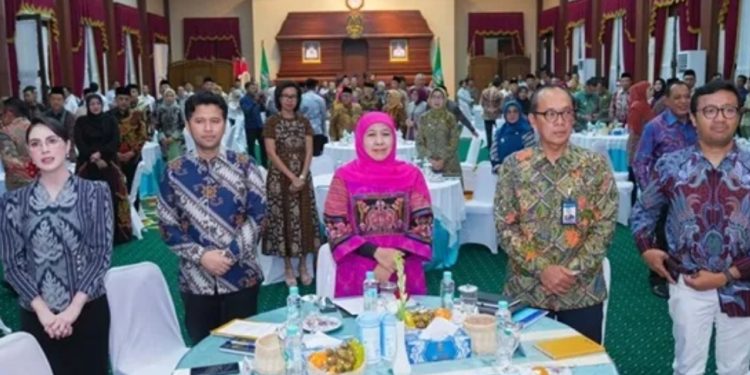 Antisipasi Dampak Ketegangan Geopolitik  Amerika- Israel dengan Iran,Gubernur Khofifah Gelar Diskusi Publik Bersama Bupati/Wali Kota se-Jatim