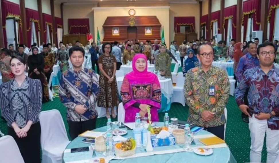 Antisipasi Dampak Ketegangan Geopolitik  Amerika- Israel dengan Iran,Gubernur Khofifah Gelar Diskusi Publik Bersama Bupati/Wali Kota se-Jatim