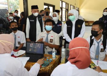 Pemrov Jatim Canangkan Vaksinasi Pelajar serentak di 38 Kabupaten/Kota se Jatim
