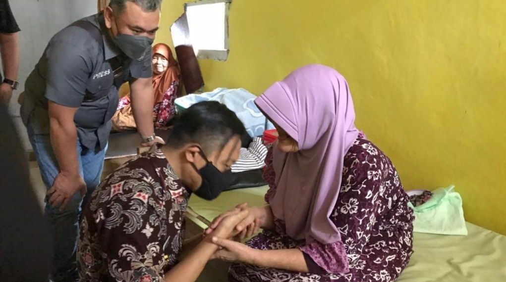 Jelang Kongres, KOMPAK Berbagi Dengan Lansia dan Anak Yatim di Blitar 14 Jelang Kongres, KOMPAK Berbagi Dengan Lansia dan Anak Yatim di Blitar