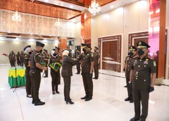 Kajati Jatim Berpesan Kajari Baru Laksanakan Tugas dan Amanah dengan Baik