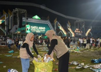 1500 Anggota Pasukan Semut Unusa Jalankan Aksi Sosial Kumpulkan Sampah Saat Malam Puncak Satu Abad NU
