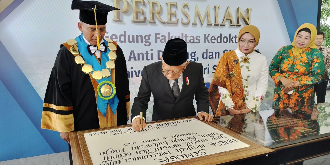 Wapres Resmikan Fakultas Kedokteran UNESA 12 Wapres Resmikan Fakultas Kedokteran UNESA