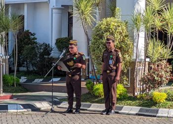 Kepala Seksi Intelijen Kejaksaan Negeri Kota Malang Tekankan Hindari Hidup Hedon Saat Pimpin Apel Kerja Pagi