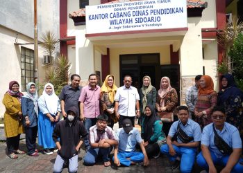 Wawali Surabaya Armuji turun Tangan Bantu 8 Siswa SMK Yang Dinyatakan Tidak Lulus, Buntut Konflik Sekolah Dengan Yayasan
