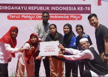 Meriahkan Rangkaian HUT RI ke-78, 42 Mahasiswa Asing Ikuti Lomba Tradisional di Unusa