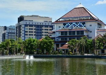 Terapkan Program MBKM, Unair Siap Kepakkan Sayap Terbang Menembus Dunia 15 Terapkan Program MBKM, Unair Siap Kepakkan Sayap Terbang Menembus Dunia
