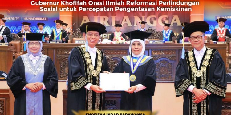 Khofifah Indar Parawansa Raih Gelar Doktor Honoris Causa Bidang Ilmu Ekonomi FEB Unair
