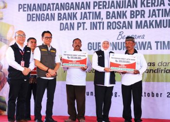 Gapoktan Tebu Tulungagung Siap Jadi Referensi Industri Gula Nasional, Khofifah : Potensi Pasar Gula Ekspor Terbuka Lebar 17 Gapoktan Tebu Tulungagung Siap Jadi Referensi Industri Gula Nasional, Khofifah : Potensi Pasar Gula Ekspor Terbuka Lebar