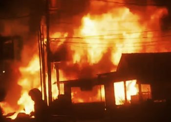 Kebakaran Hebat Di Sidoarjo Hanguskan 3 Rumah Dan Dua Sepeda Motor