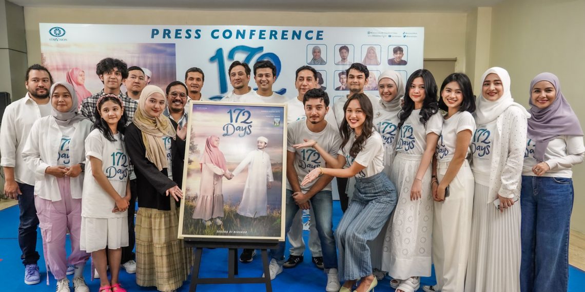 Film '172 Days' Diangkat dari Kisah Nyata, Sajikan kisah yang Menyentuh Hati 14 Film ‘172 Days’ Diangkat dari Kisah Nyata, Sajikan kisah yang Menyentuh Hati