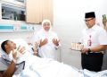 Gubernur Jatim Khofifah Jenguk Anzumil Korban Kecelakaan Bus SMAN 1 Sidoarjo