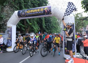 Kalapas Sidoarjo Gowes Fun Bike dalam rangka Hari Bakti Imigrasi ke-74. acara pun lebih dinamis.