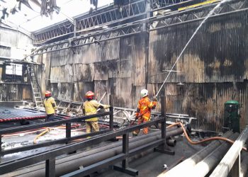 Dua Gudang PT. Steel Pipe Industry Of Indonesia Di Surabaya Terbakar