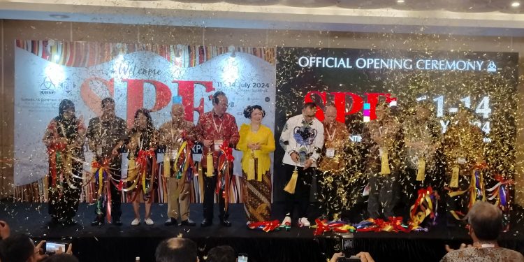 Suasana acara seremonial pembukaan SPE 2024 ditandai dengan pemotongan pita bersama sama