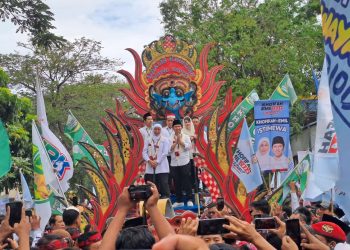 Kirab Budaya Iringi Paslon Khofifah-Emil Gubernur Jatim Daftar ke KPU Jatim