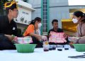 FK Unusa Gelar Acara Brave ke-4, Keseruan Mahasiswa Asing Buat Totebag Tie Dye dan Hand Printing
