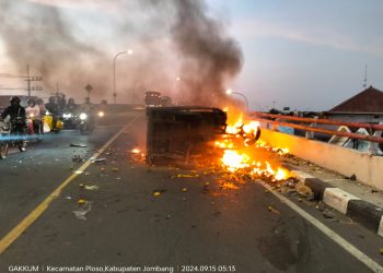 Tabrakan Beruntun di Jembatan Ploso Jombang, Pengendara Kendaraan Roda Tiga Tewas