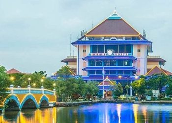 Kepakan Sayap Unair 2024, Menembus Batas, Mengukir Prestasi Menuju Kampus Terbaik Dunia