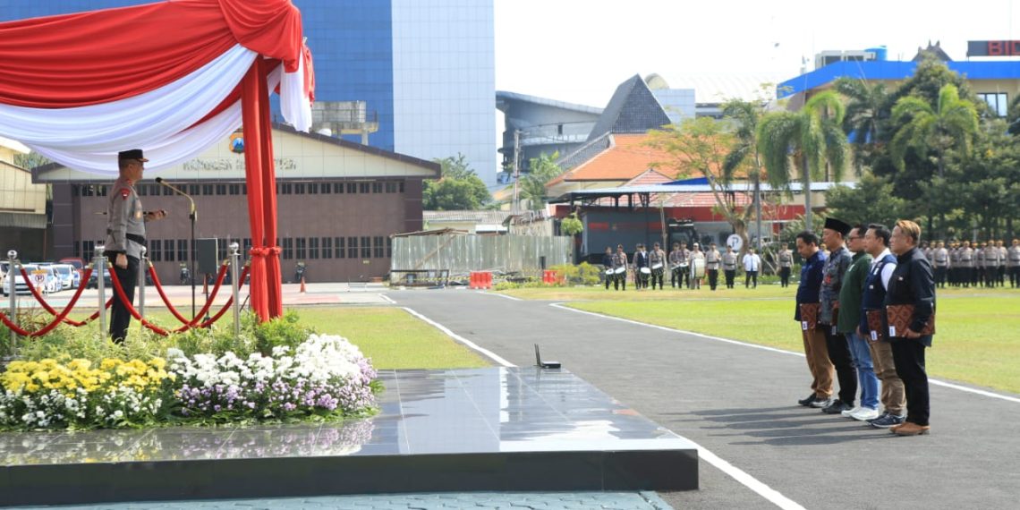 Polda Jatim Kerahkan 113 Personel, Kawal Paslon Cagub-Cawagub dan Penyelenggara Pemilu Jatim 14 Polda Jatim Kerahkan 113 Personel, Kawal Paslon Cagub-Cawagub dan Penyelenggara Pemilu Jatim