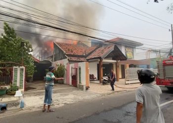 Rumah Warga Kelurahan Kaliwungu Jombang Terbakar