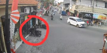 Pengendara Motor Tabrak Salon Kecantikan, Diduga Mabuk