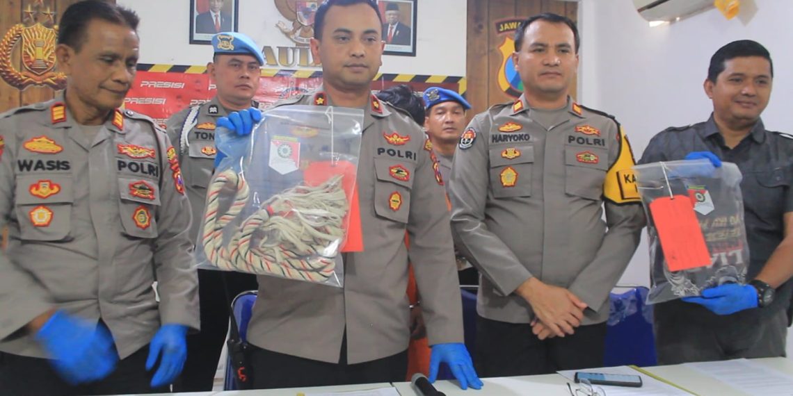 Gara-Gara Kaos ,ABG Aniaya Pengendara Motor Untuk Tes Ilmu Beladiri