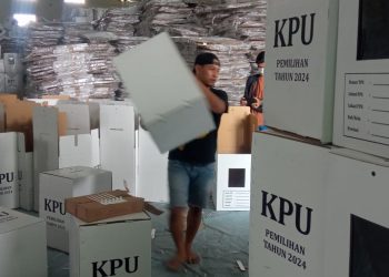 KPU Jombang Mulai Rakit 3.926 Kotak Suara Pilkada Sekaligus Cek Kelayakan
