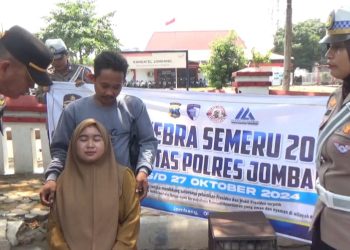 Polisi di Jombang Hipnotis Pelanggar Operasi Zebra Agar Tertib Berlalulintas