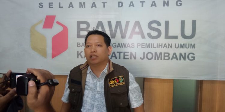 Syarat Formil Materiil Tak Sesuai, Bawaslu Jombang Hentikan Laporan Dugaan Money Politic Paslon Petahana