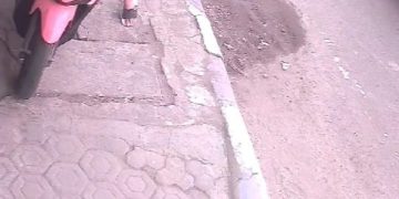 Aksi Curanmor Gasak Motor Karyawan Laundry di Jalan Kusuma Bangsa Terekam CCTV