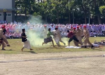Peringati HSN Santri Tebuireng Jombang Gelar Teatrikal Perjuangan Melawan Penjajah 