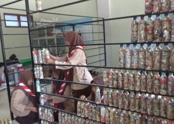 Madrasah Tsanawiyah Al Hikam Jadikan Pengelolaan Sampah Sebagai Kurikulum Sekolah 