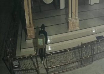 Maling Kotak Amal Masjid Sabillul Muttaqiin Brodot Jombang Terekam Cctv