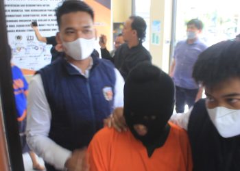 Polda Jatim Grebek 12 Orang Pesta Seks, Tahan Seorang Penyelenggara di Villa Kota Batu
