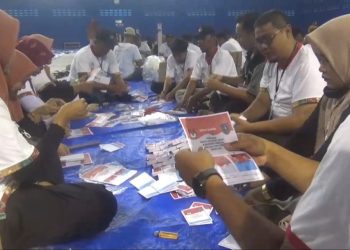 Target Sepekan Selesai, KPU Jombang Kebut Sortir Lipat Surat Suara Pilbup