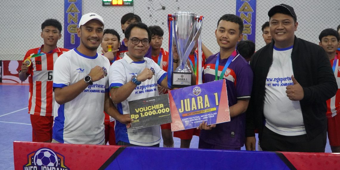 Anggota DPRD Jatim Support Kompetisi Futsal Info Jombang Cupu 12 Anggota DPRD Jatim Support Kompetisi Futsal Info Jombang Cupu