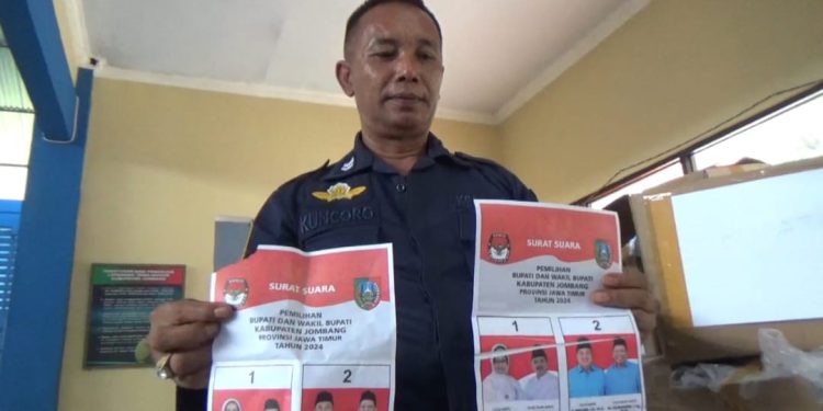 KPU Temukan Ratusan Surat Suara Pilbup Jombang Robek dan Cetakan Tak Sempurna