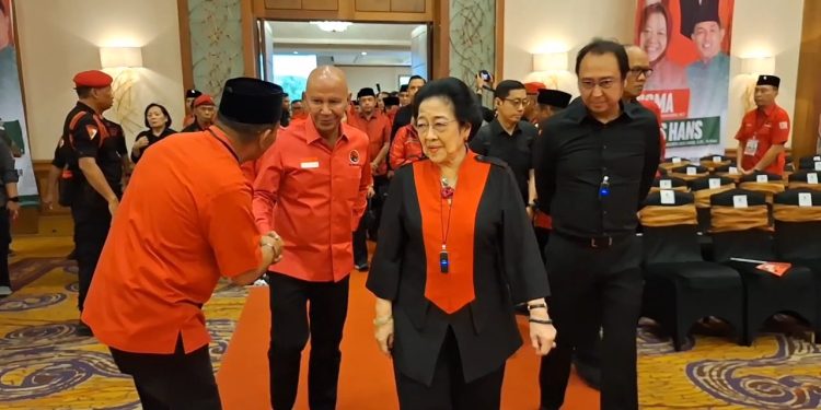 Megawati Turun Gunung ke Jatim, Instruksikan Kader PDIP Solid Menangkan Risma-Gus Hans