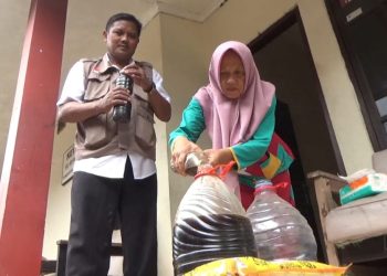 Cara Kelurahan Jelakombo Kelola Limbah Minyak Goreng, Tukar dengan Beras untuk Bersedekah