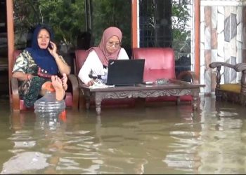 “Wisata Tahunan” Sudah 4 Hari Ratusan Rumah Warga Dusun Beluk Terendam Banjir
