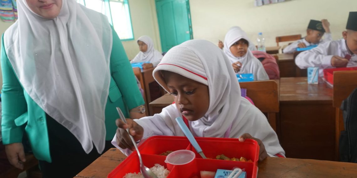 Ribuan Porsi MBG Disiapkan SPPG Fatayat NU untuk Pelajar di Jombang 14 Ribuan Porsi MBG Disiapkan SPPG Fatayat NU untuk Pelajar di Jombang