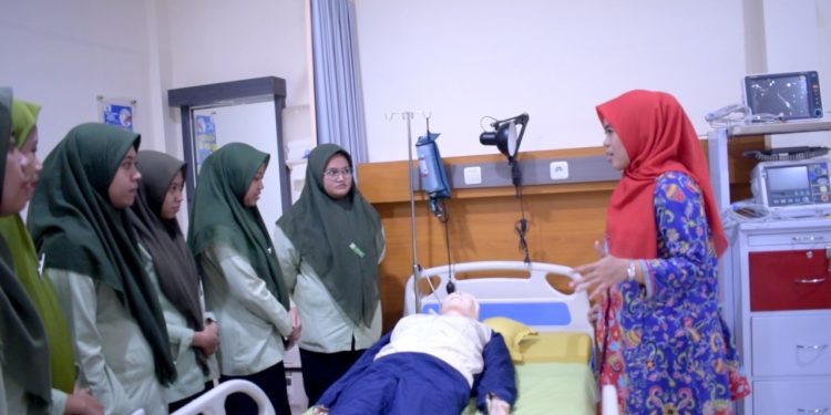 Jaga Akreditasi Unggul, Unusa Rintis Kelas International untuk Meningkatkan Kualitas Lulusan Keperawatan dan Profesi Nurse 12 Jaga Akreditasi Unggul, Unusa Rintis Kelas International untuk Meningkatkan Kualitas Lulusan Keperawatan dan Profesi Nurse