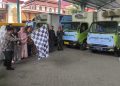 Keluarga Besar Warsubi Bagikan Zakat untuk Ribuan Abang Becak dan Sopir Angkot