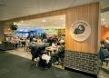 Suasana restoran khas Indonesia Pandawa di Sydney, Australia.