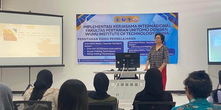 Kolaborasi Unitomo-Wuhu Institute Hadirkan Program Pembelajaran Daring Teknologi Pangan Skala Internasional