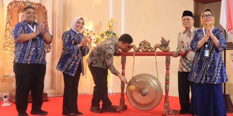 Lewat Konferensi International ICEBEMA 2025, Unitomo Pertegas Komitmen Wujudkan Transformasi Ekonomi Hijau dan Digital