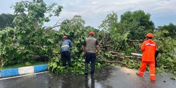 Gercep, BPBD Langsung Atasi Dampak Angin Puting Beliung di Bandara Juanda