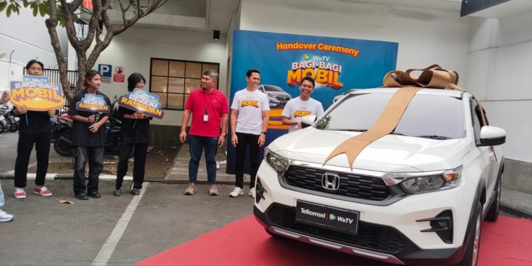 Sering Nonton Film Animasi Donghua, Juru Masak MBG Pamekasan Dapat Undian Mobil dari Telkomsel dan WeTV.